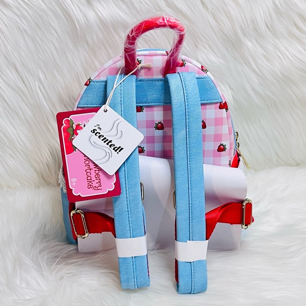 Strawberry Shortcake Loungefly Backpack - Picture 4 of 6